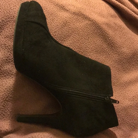 Banana Republic High Heel Ankle Booties Size 8 1/2 - Picture 4 of 5